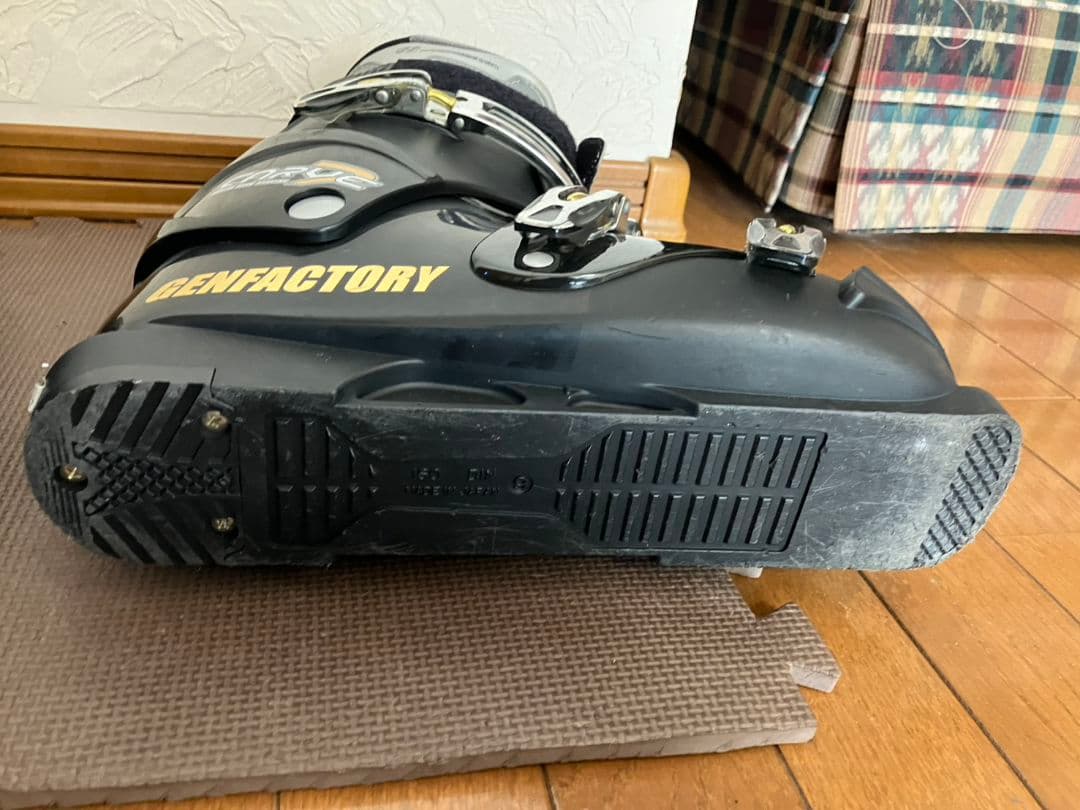 GEN FACTORYスキーブーツ 29cm　足幅広め 軽量モデル　保温性抜群