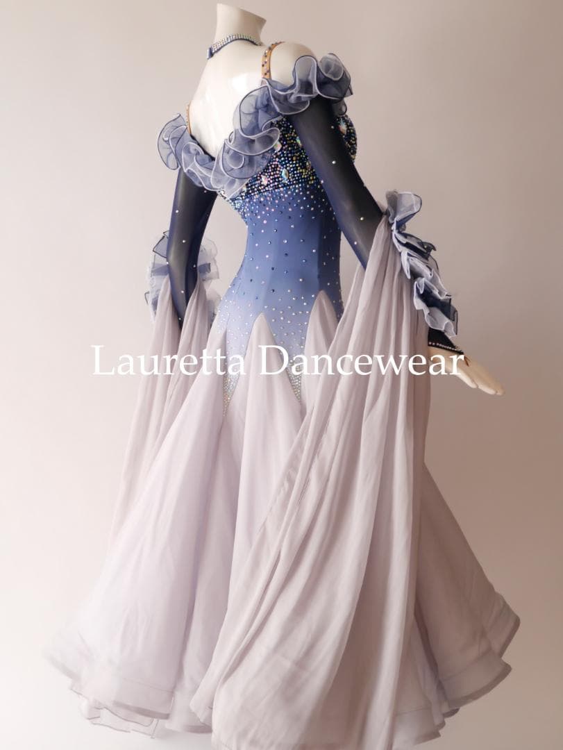 新品✨ラウレッタ 社交ダンスドレス ブルーアッシュ M 高級仕様 競技 デモ対応