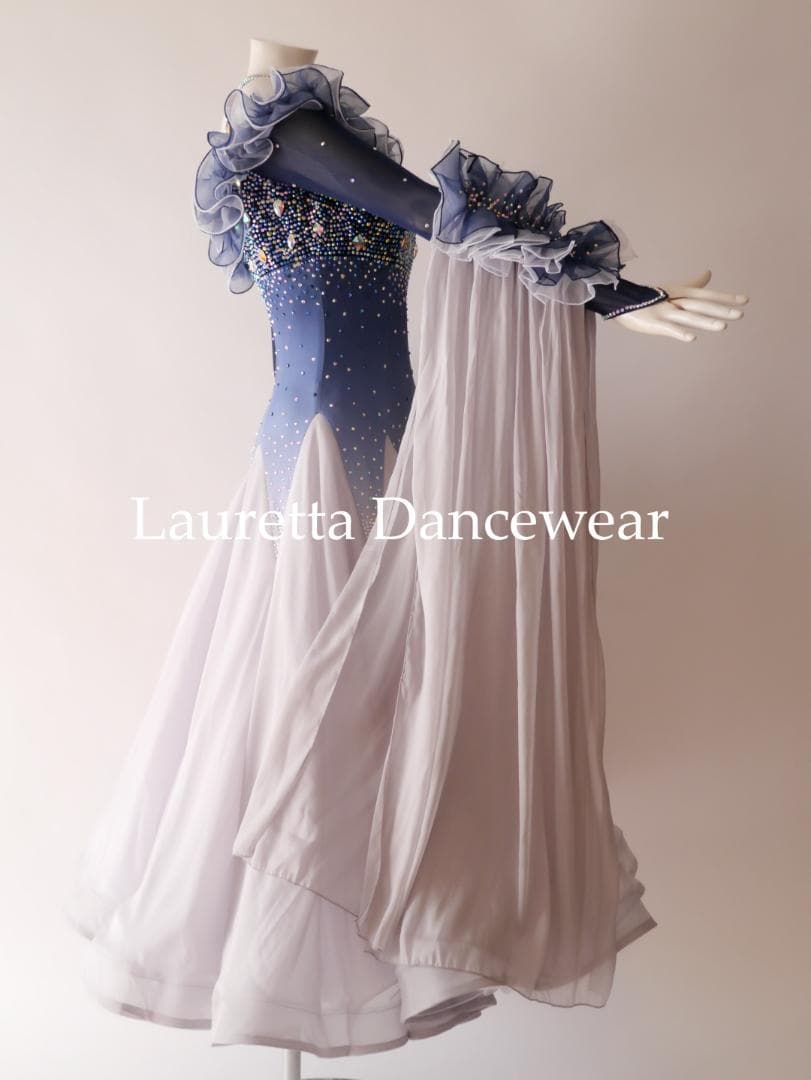 新品✨ラウレッタ 社交ダンスドレス ブルーアッシュ M 高級仕様 競技 デモ対応