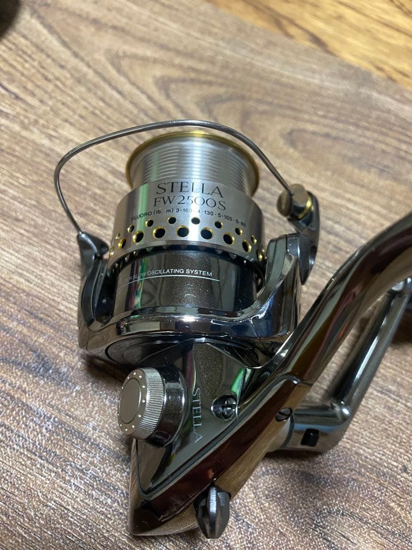 美品　人気　シマノ　ステラ FW2500S SC78E スピニングリールとケース