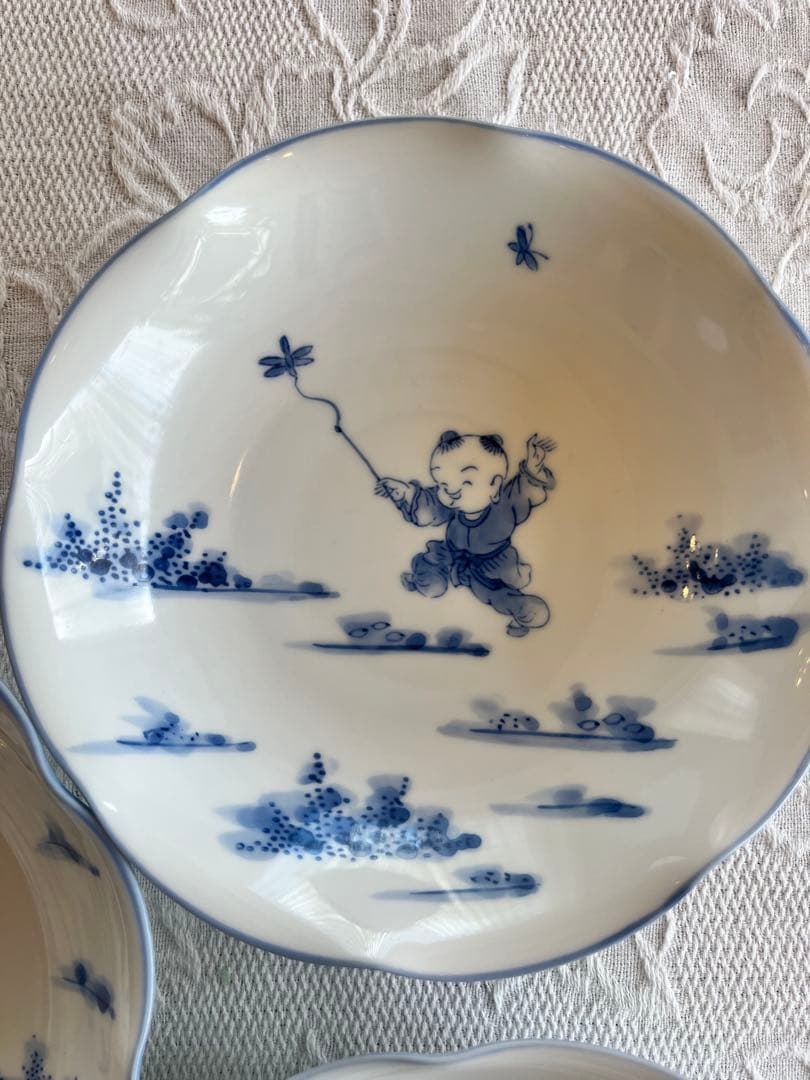 青い絵柄の子供の陶器皿5枚セット