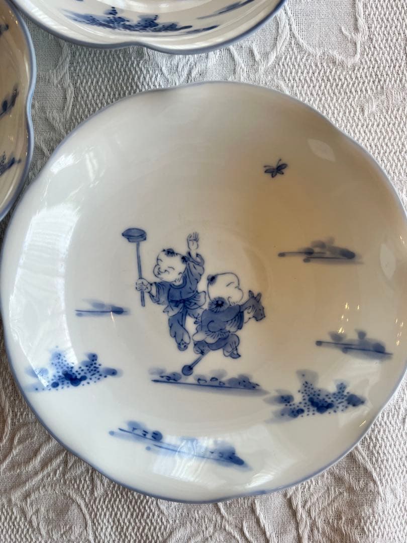 青い絵柄の子供の陶器皿5枚セット