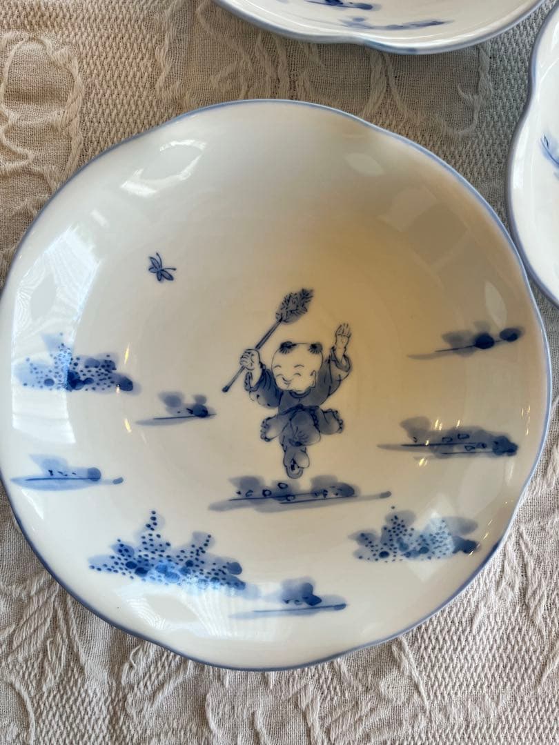 青い絵柄の子供の陶器皿5枚セット