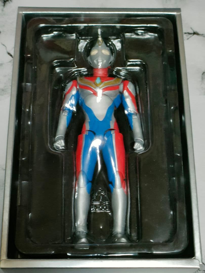 S.H.Figuarts　真骨彫　ウルトラマンダイナ　フラッシュタイプ