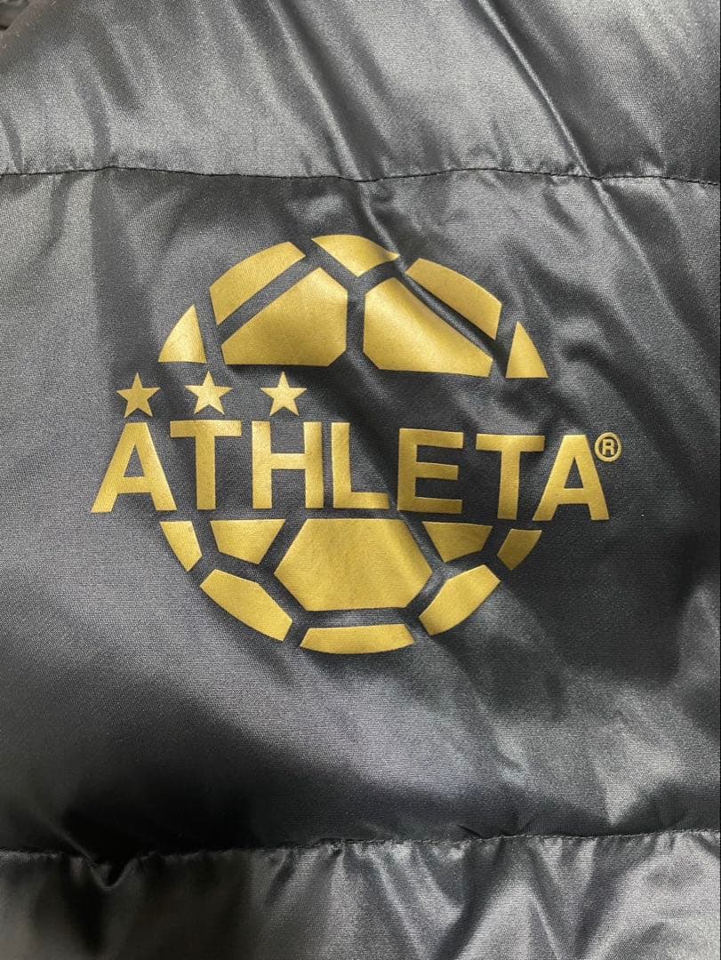 ATHLETA ブラック ダウンコート　アスレタ　ベンチコート　フットサル
