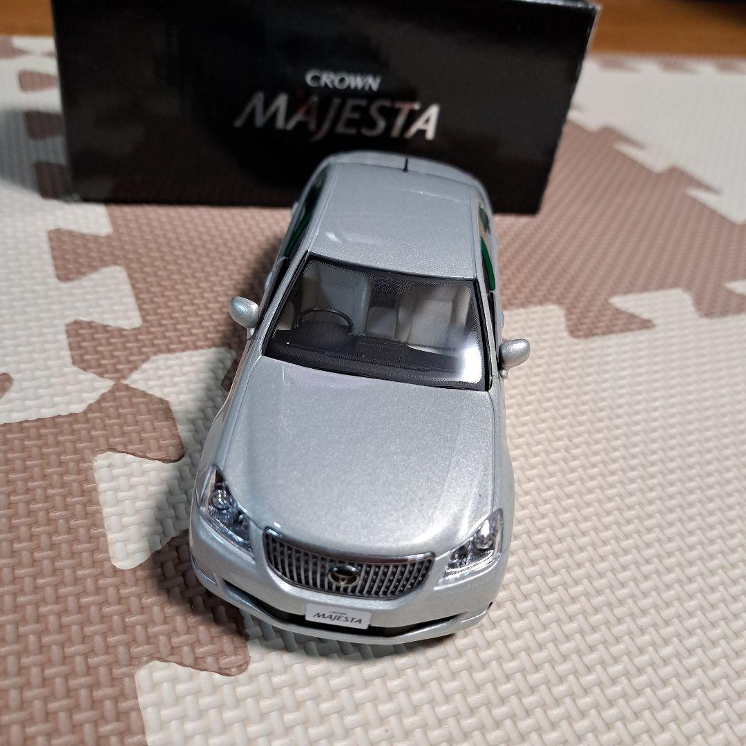 TOYOTA　クラウンマジェスタ　プレミアムシルバーパールミニカー