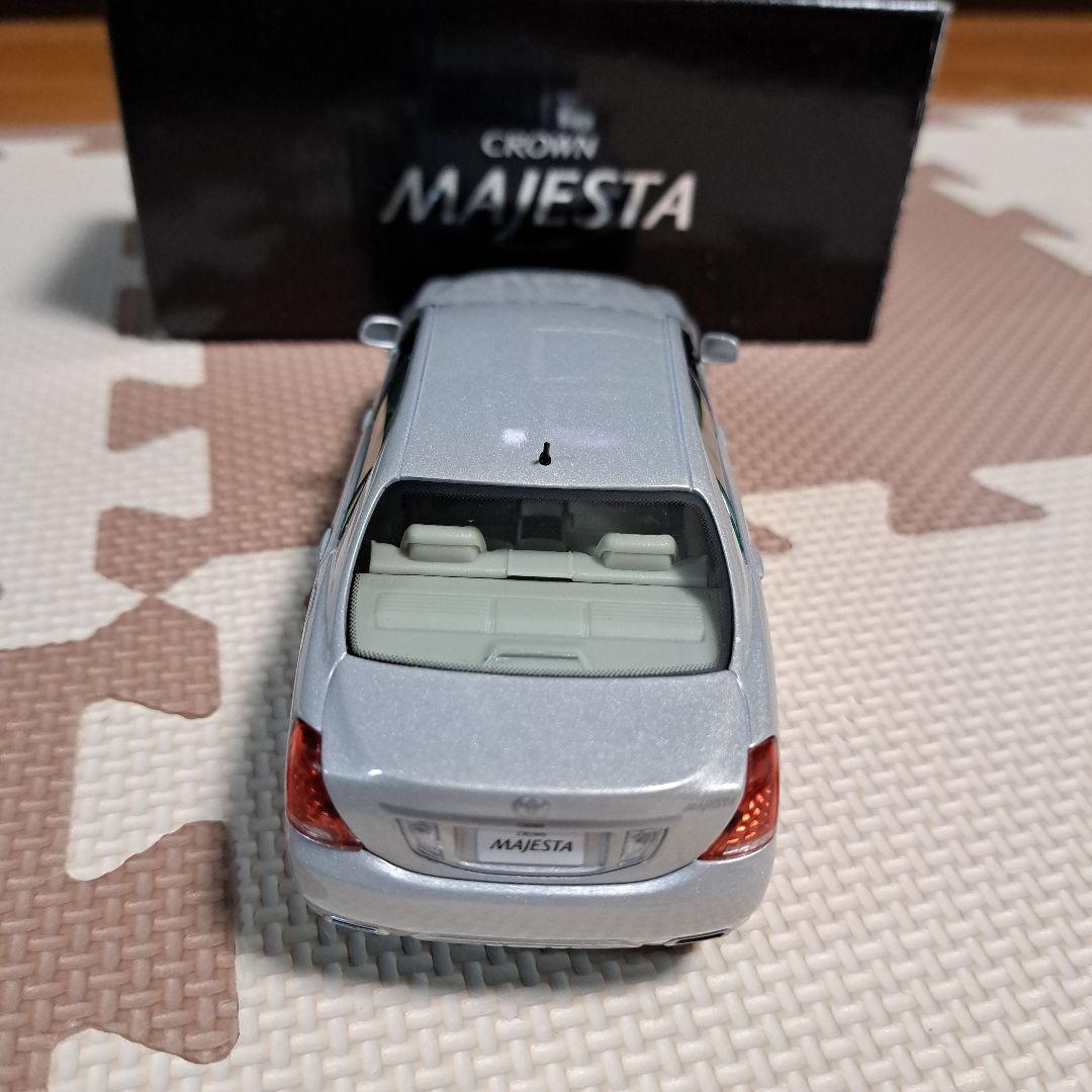 TOYOTA　クラウンマジェスタ　プレミアムシルバーパールミニカー