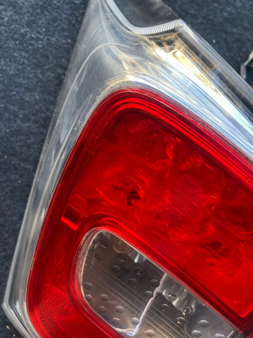 ホンダ フリード GB3/GB4 純正 LEDテールランプ 左右セット