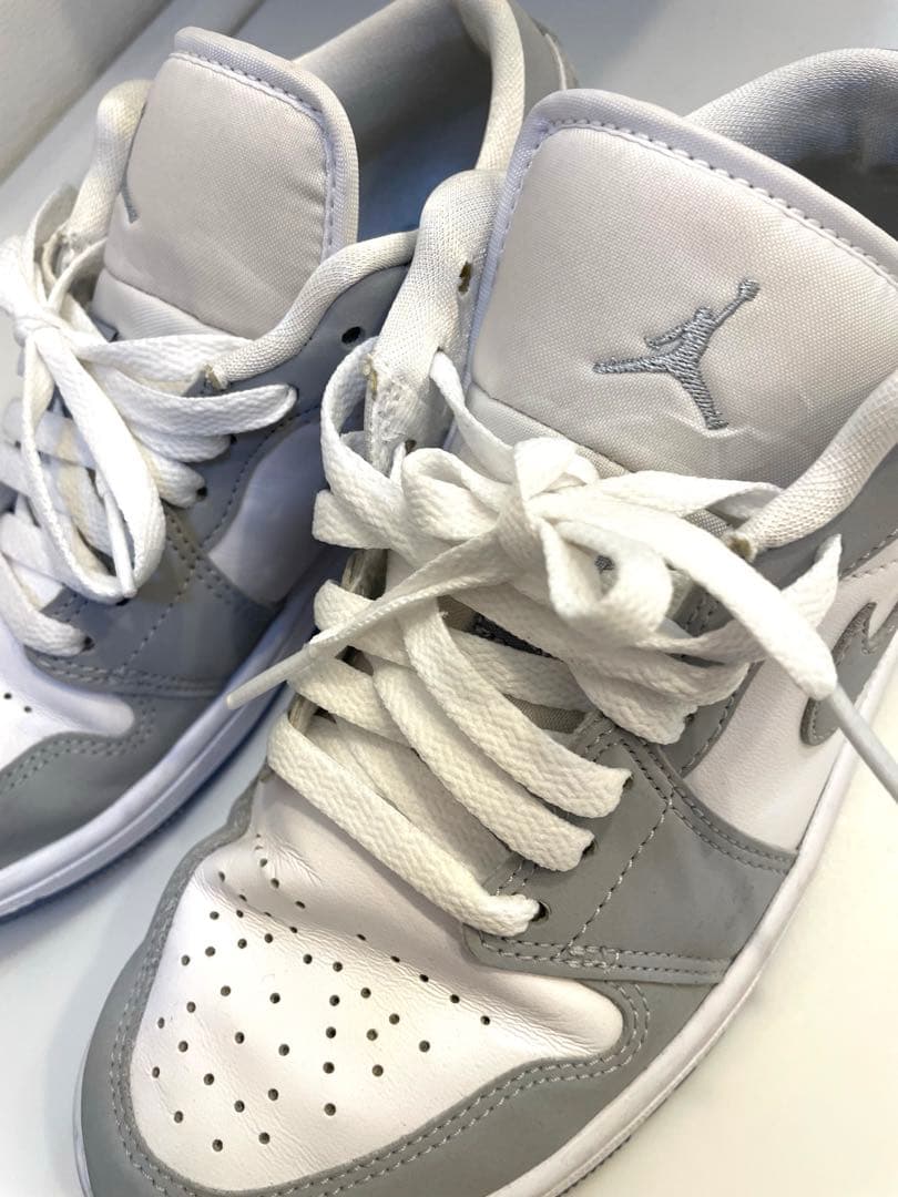 NIKE エアジョーダン1LOW ウルフグレー　24