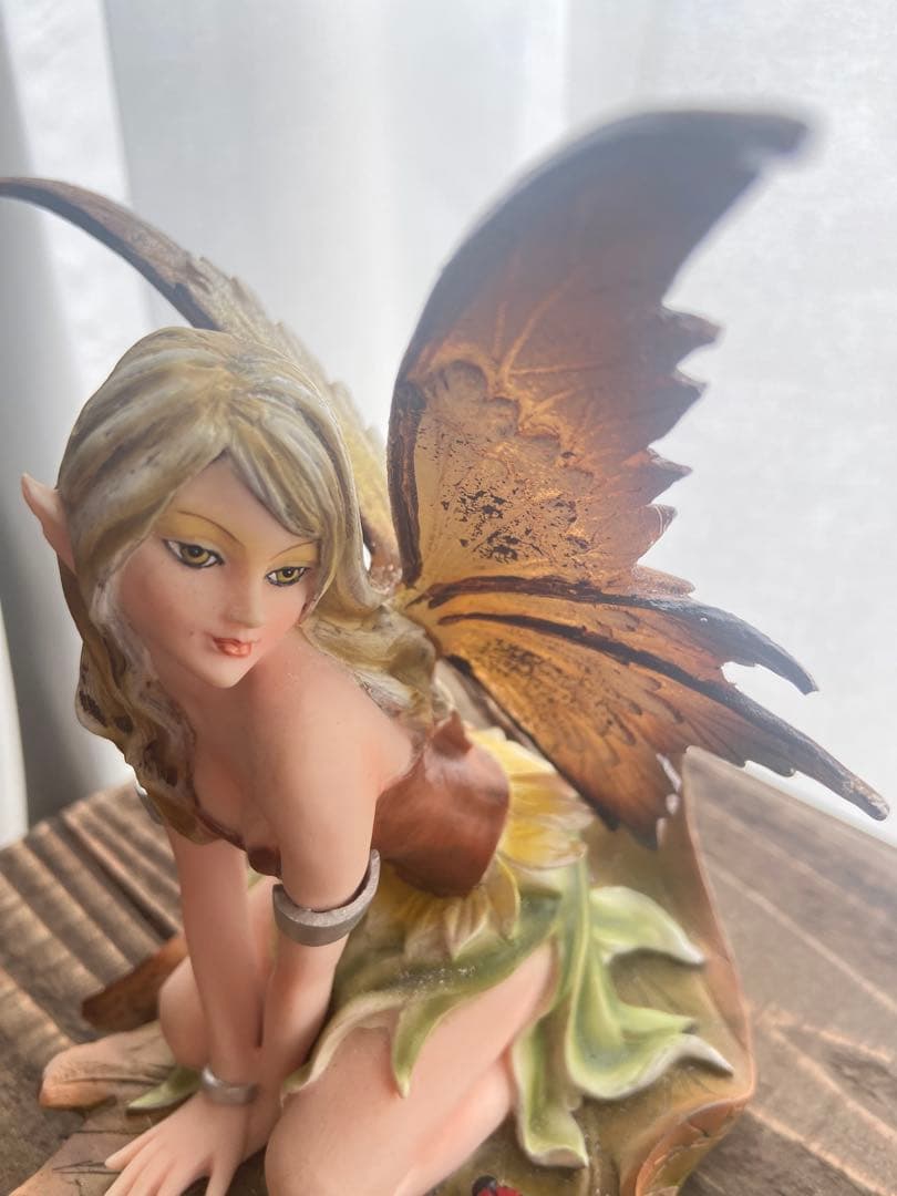 Winged Fairy in Leaf Statue 妖精　Ebros