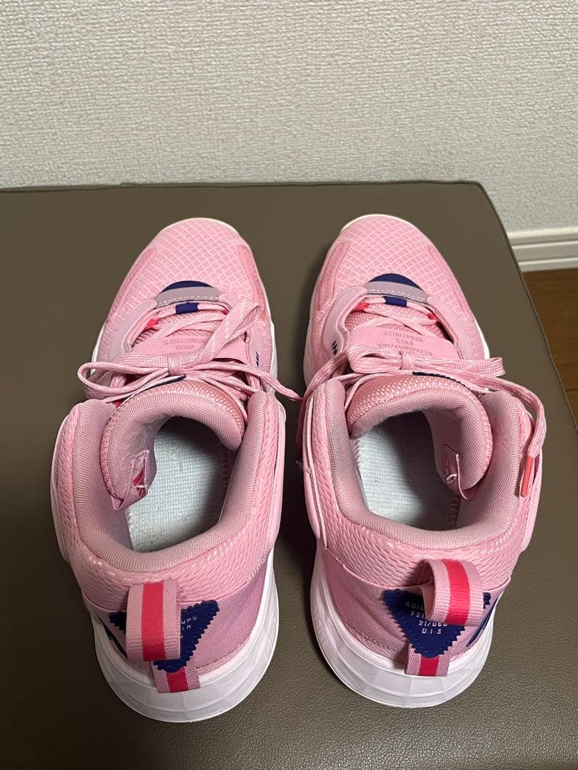 adidas D.O.N. lssue3 light pink バッシュ
