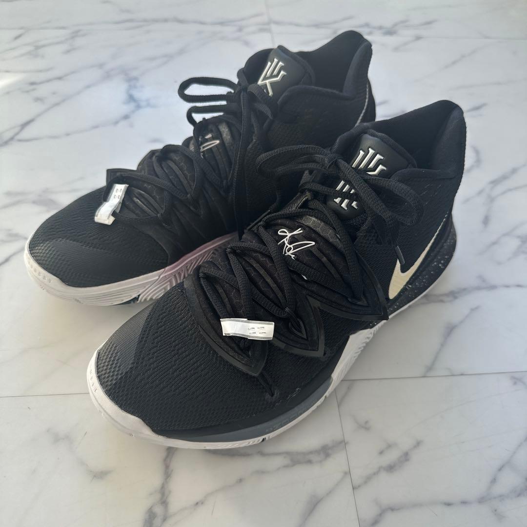 Nike kyrie5 バスケットボールシューズ