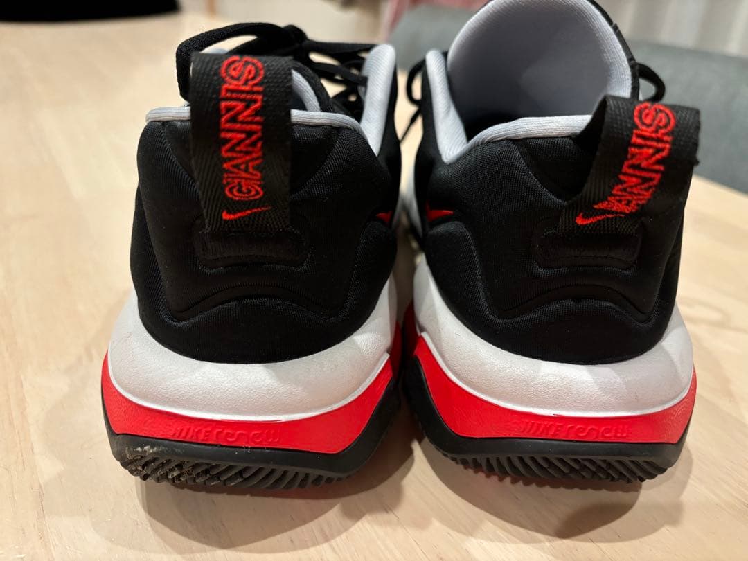 Nike GANNIS 黒/赤 シューズ