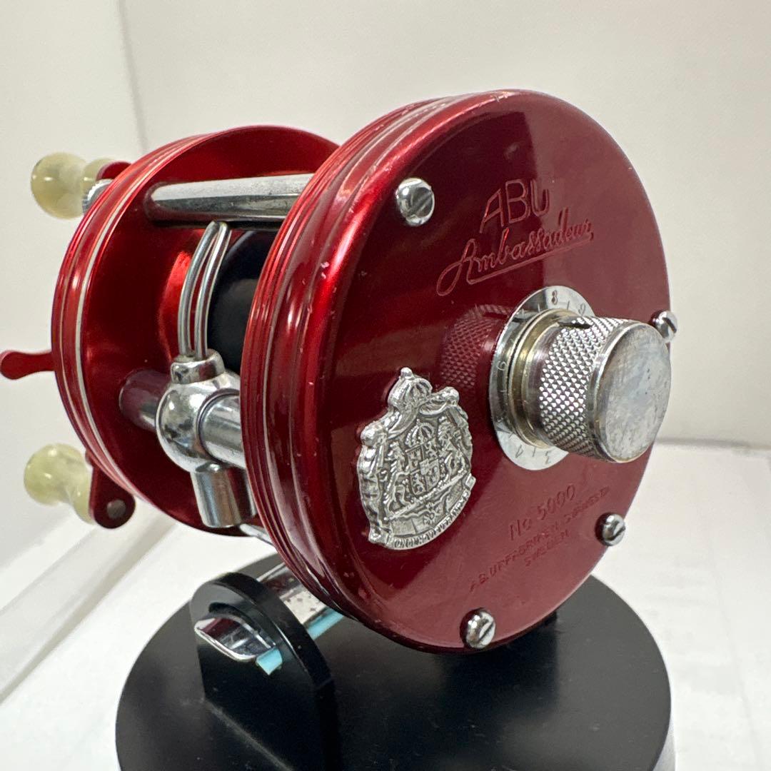 ABU Ambassadeur 5000ベイトリール レッド
