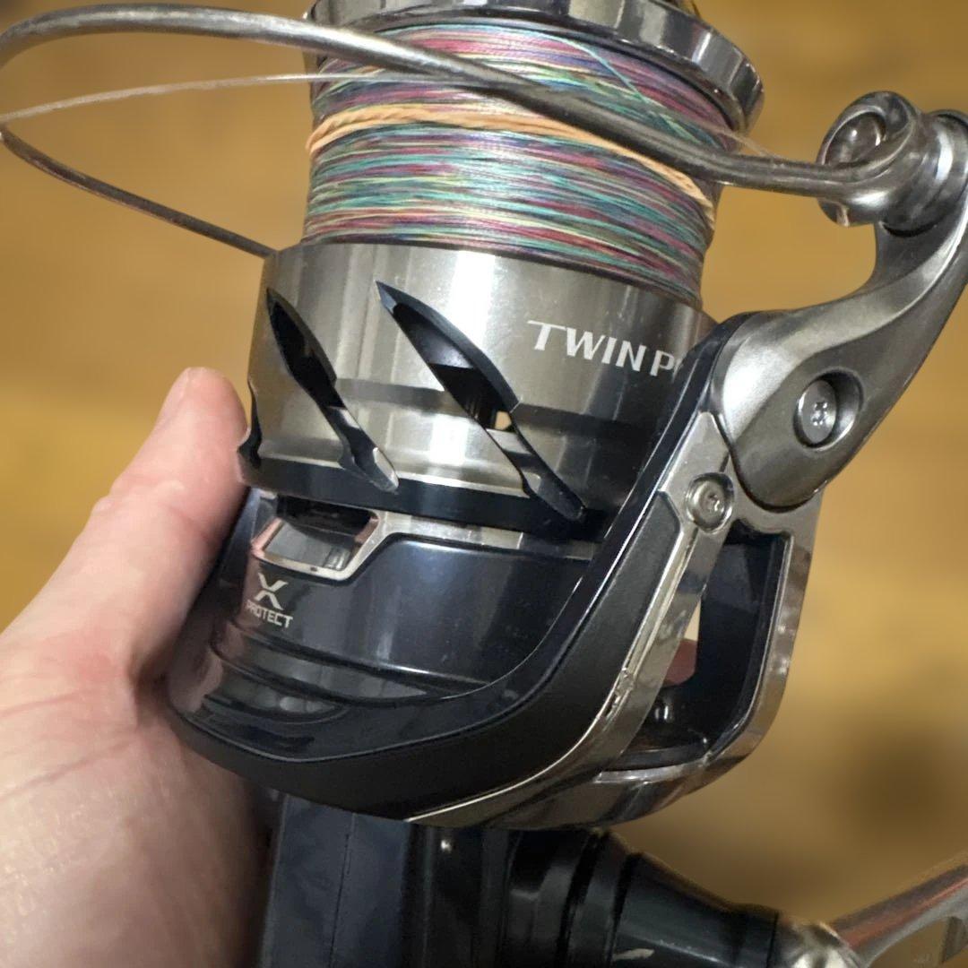 21ツインパワーSW8000hg スピニングリール