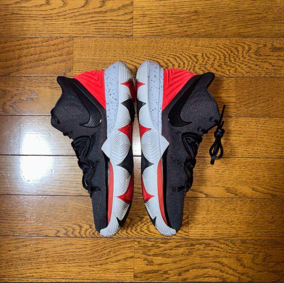 Nike Kyrie 5 スニーカー ブラック/レッド
