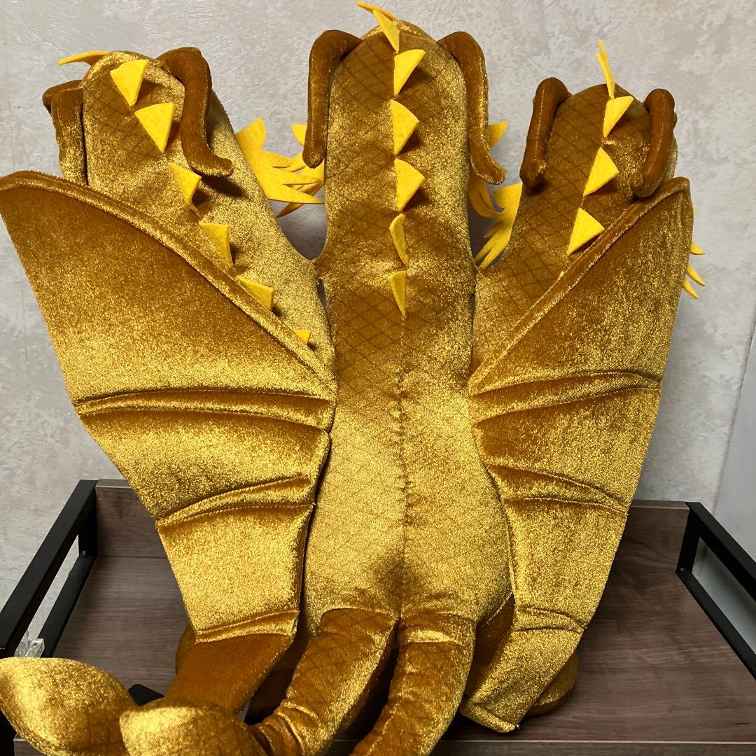 ［新品タグ付］ゴジラダイカットクッション キングギドラ　ぬいぐるみ