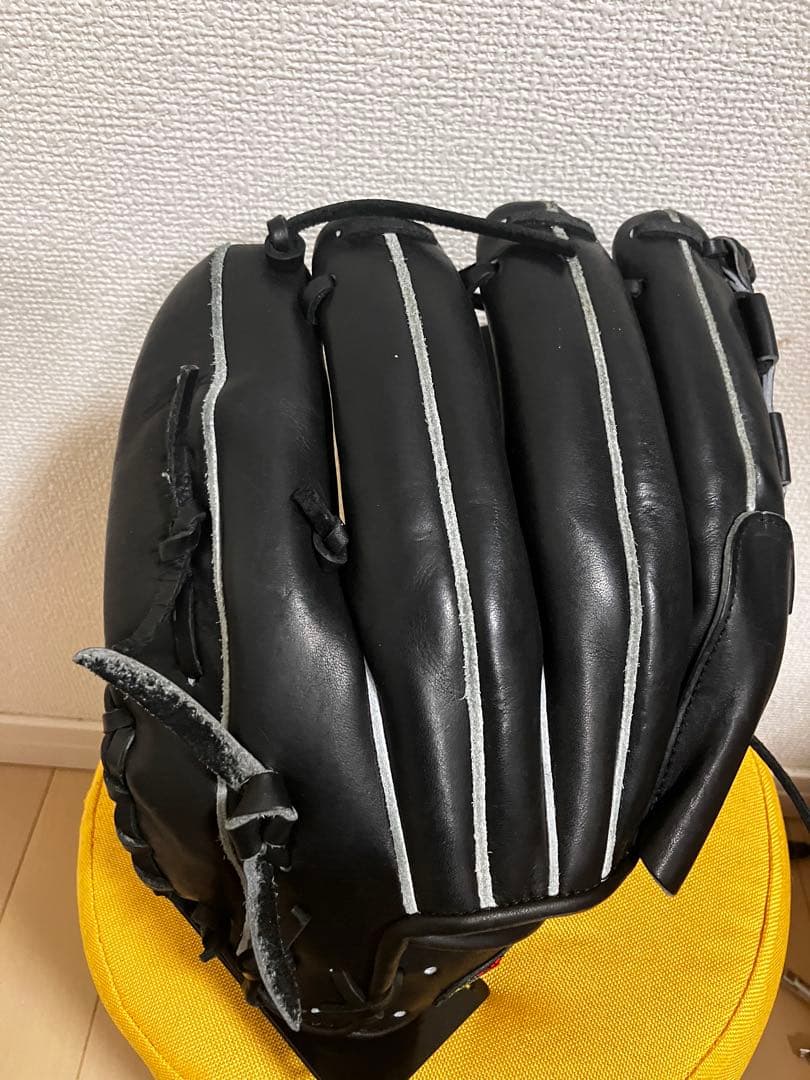 美品ミツワタイガー軟式グローブ　右投げ投手用
