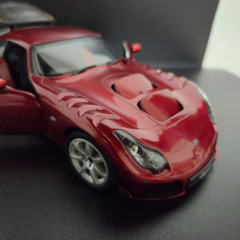 jadi TVR サグリス　1/18 ジャンク