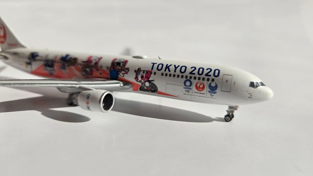 JAL 767-300ER 東京五輪　特別塗装1:400　Phoenix