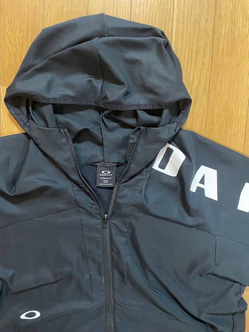 【美品】OAKLEY オークリー パーカー ジャケットL ブラック フードロゴ入