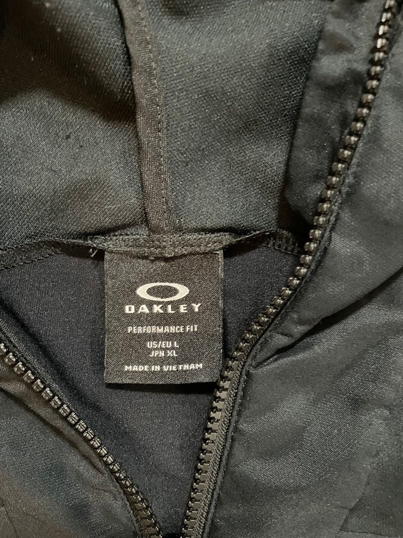 【美品】OAKLEY オークリー パーカー ジャケットL ブラック フードロゴ入