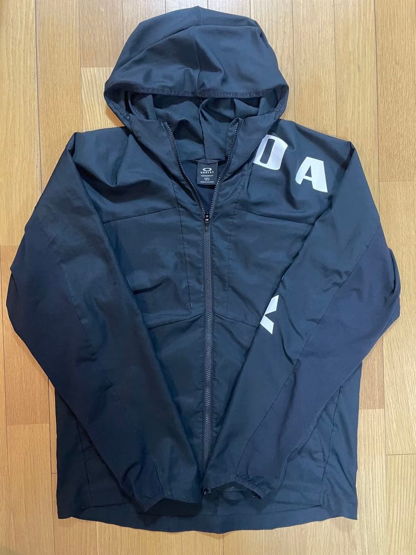 【美品】OAKLEY オークリー パーカー ジャケットL ブラック フードロゴ入