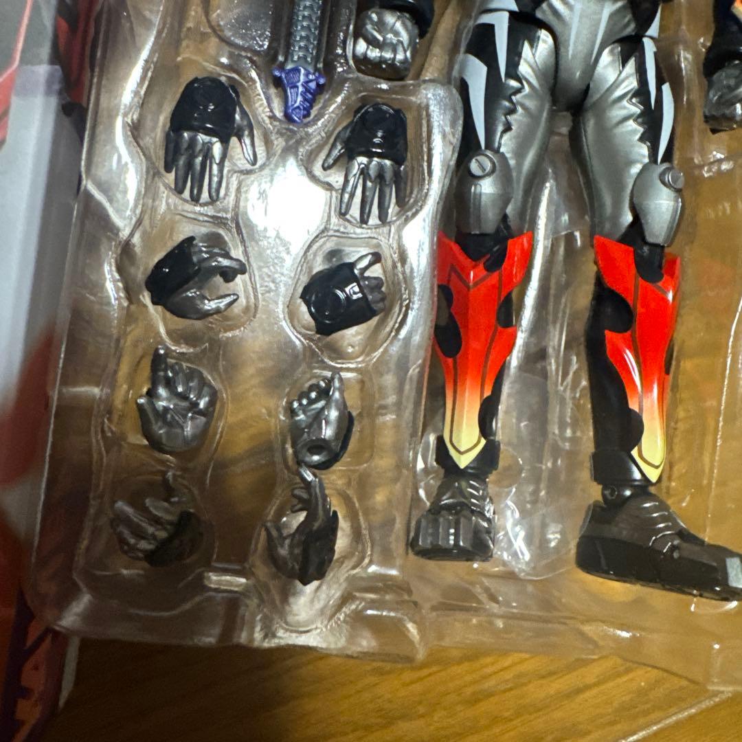 SHフィギュアーツ 仮面ライダービターガヴ