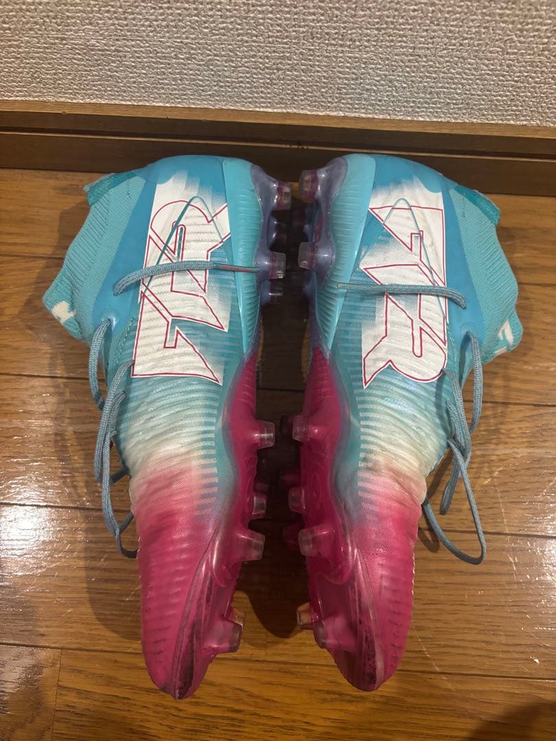 フューチャー　Future サッカースパイクシューズ トップモデル　FG AG