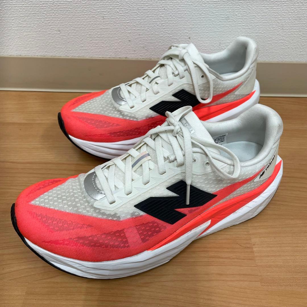 美品　ニューバランス　FuelCell Rebel V5 26センチ