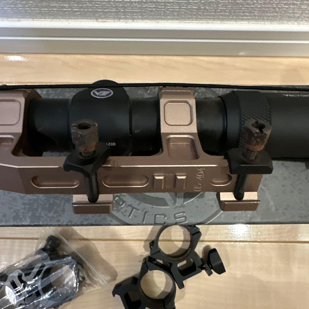 VectorOptics FORESTER JR. ガイズリーマウント付き
