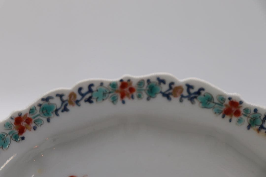 柿右衛門　梅紋　花口　大皿　送料込み269322