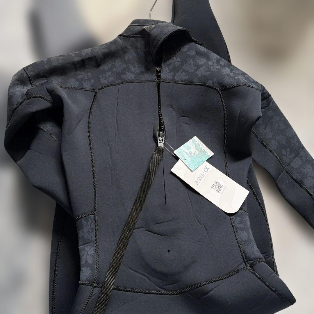 ☆専用☆ROXY フラワーパターン フルスーツ