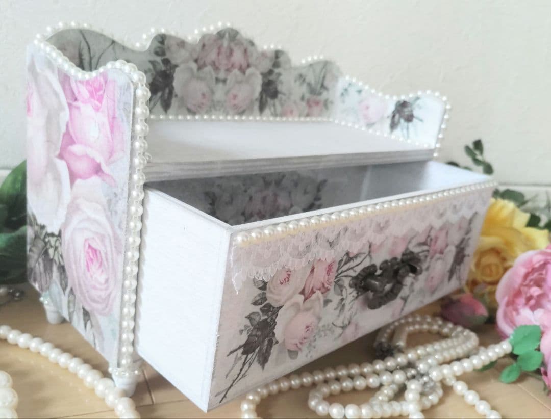 薔薇　小物入　（ロココ調）