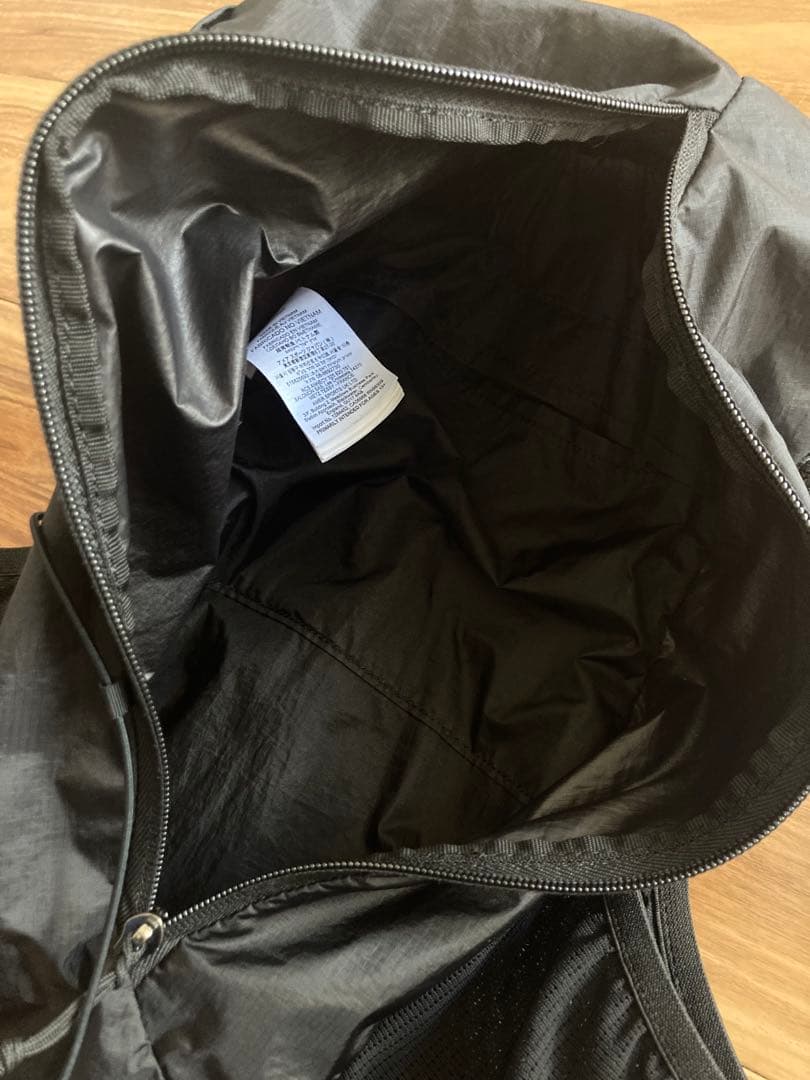 L*様 購入日に即発送 美品 SALOMON ACTIVE SKIN 8 Lサイ