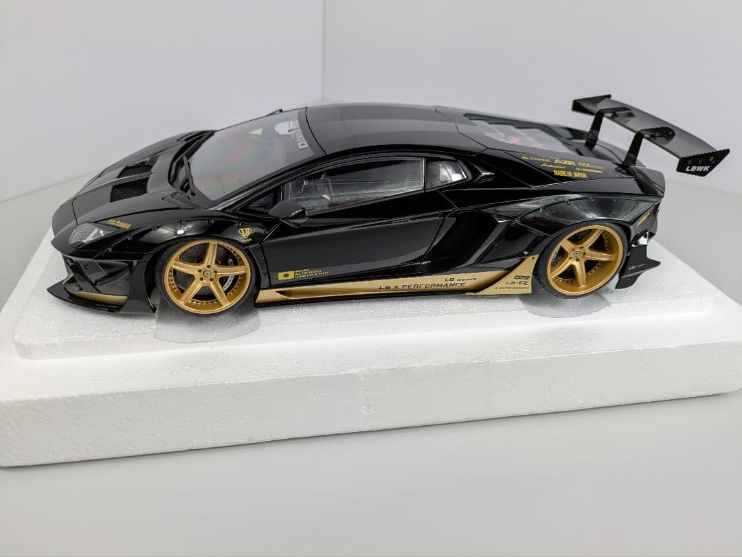 1/18 ミニカー ランボルギーニ　アヴェンタドール リバティウォーク Aa