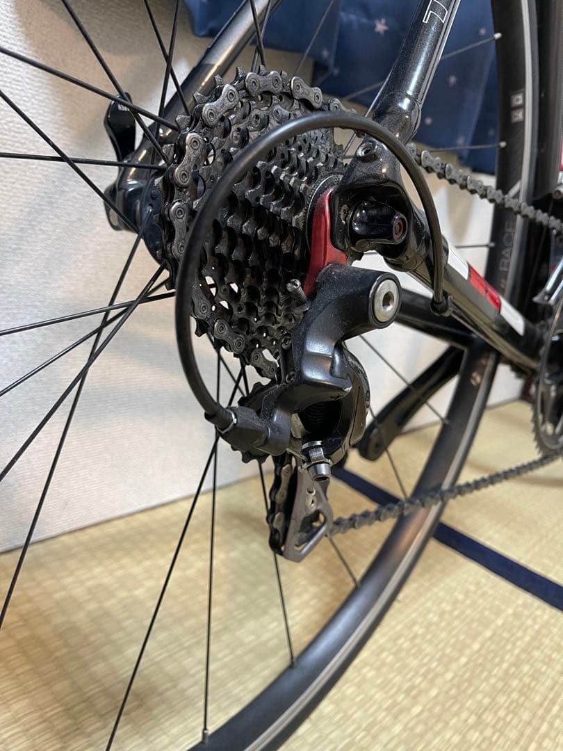 Trek Madone 2.3 自転車