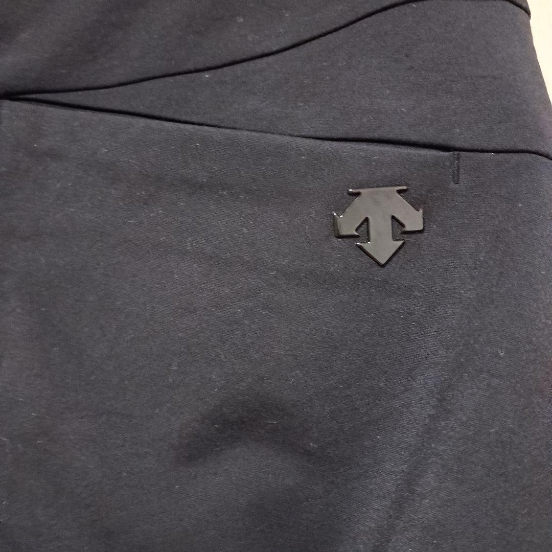 DESCENTE GOLF スリムフィット 黒パンツ