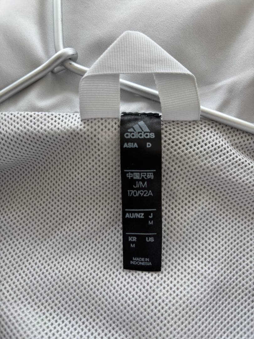 adidas フード付きホワイトレインジャケット