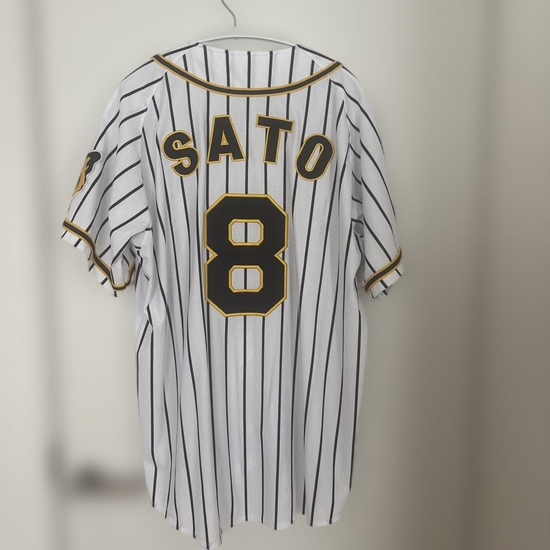 阪神タイガース佐藤輝明ユニフォーム