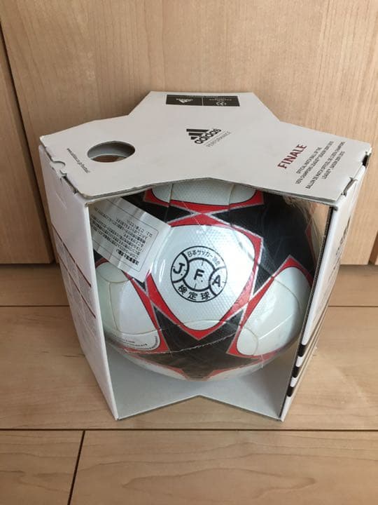 フィナーレ　９　アディダス  サッカーボール　新品未使用　レア　チームガイスト