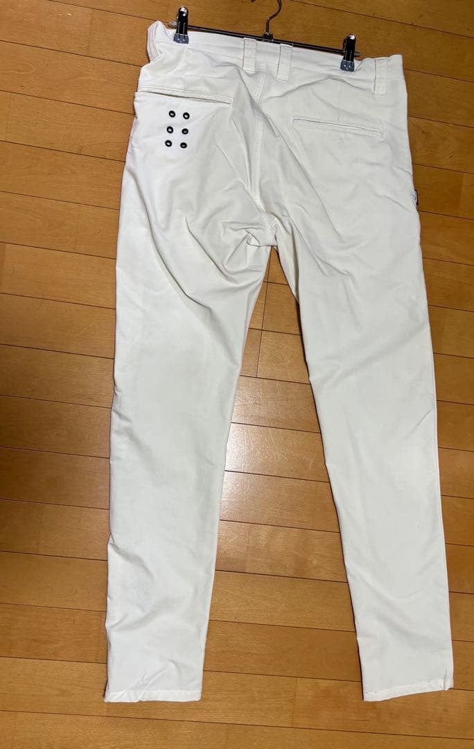 Russeluno ホワイトパンツ プリント入り
