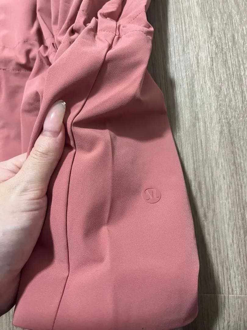ムーミン様　lululemon ジップパーカー ピンク　ピラティス　ヨガ　撥水