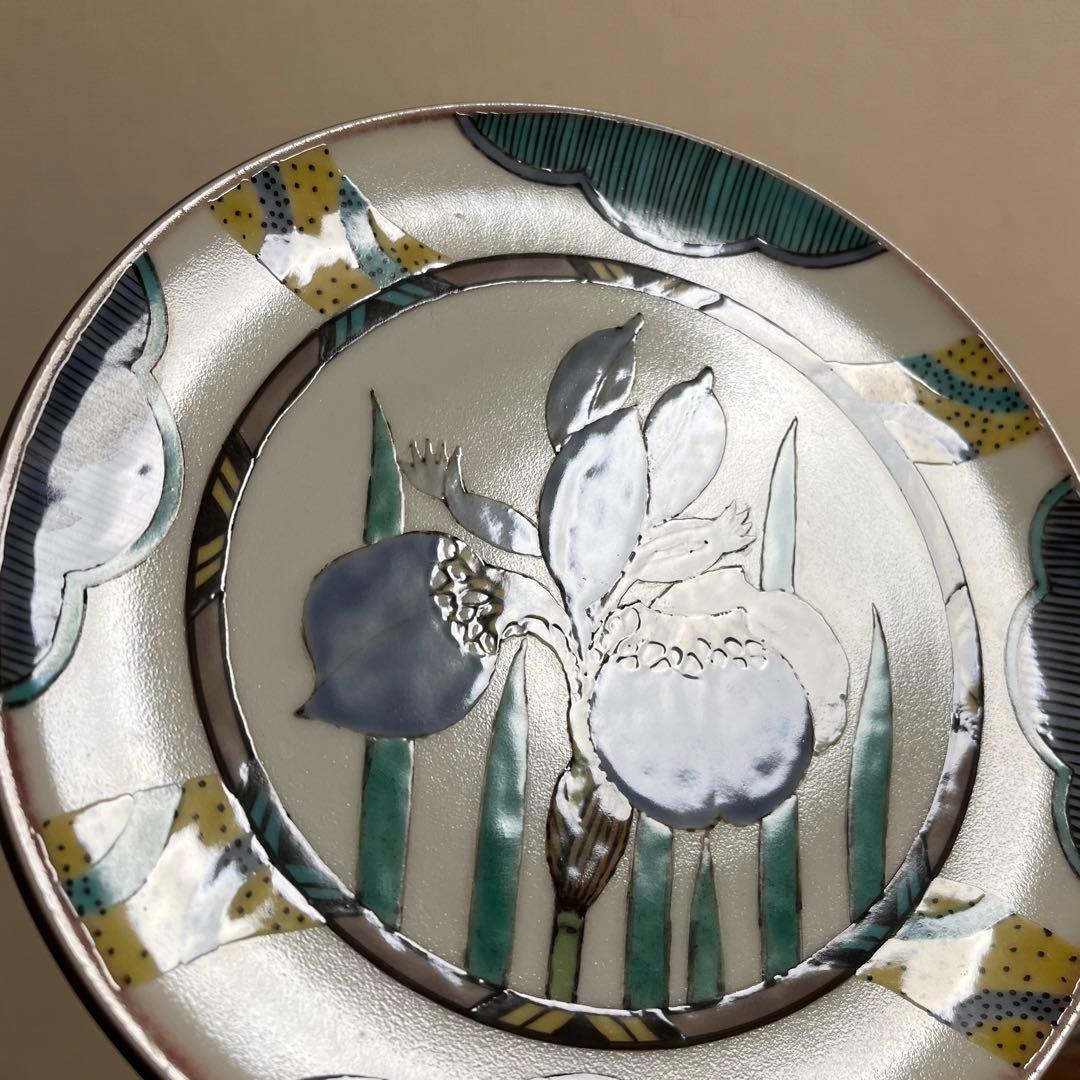 【影山明志 色絵菖蒲紋陶板】 共箱 共布 栞 個展出品作品
