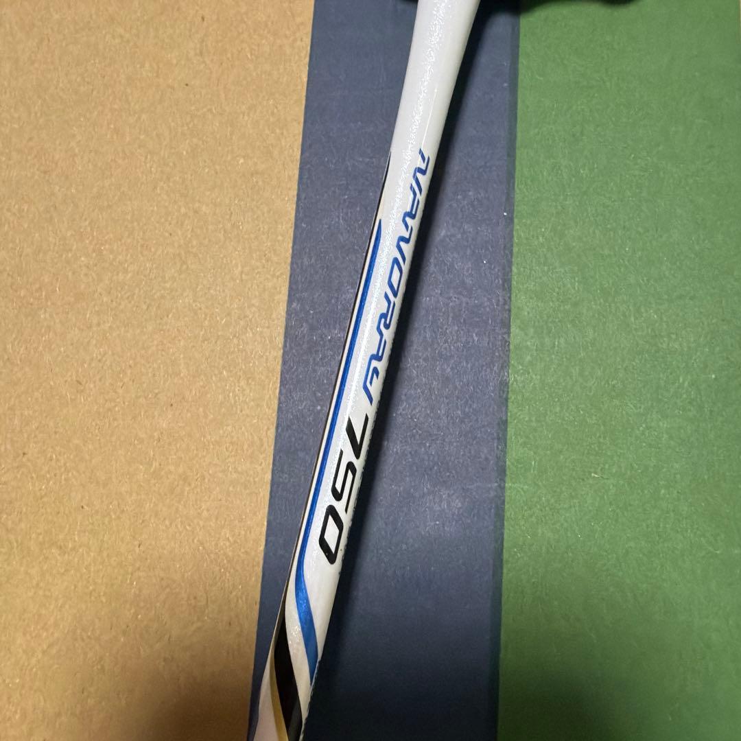 ヨネックス　ナノレイ750 バドミントンラケット ホワイト/ブルー