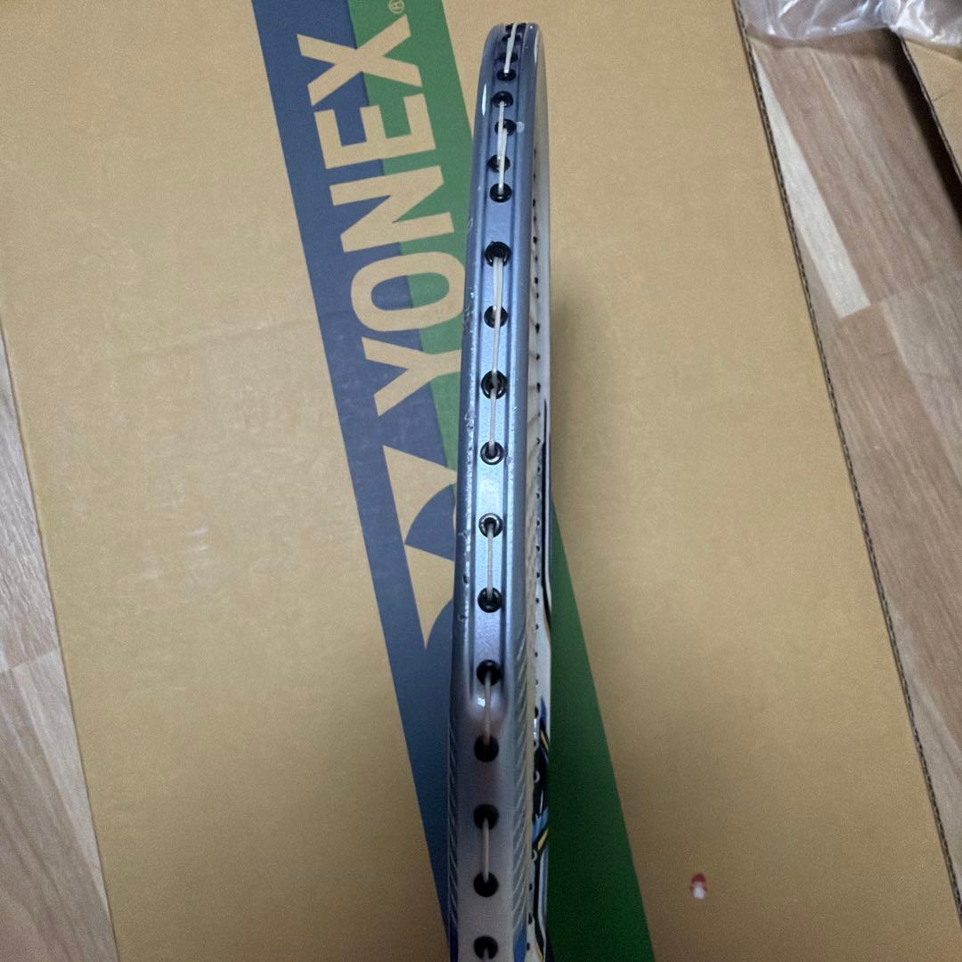 ヨネックス　ナノレイ750 バドミントンラケット ホワイト/ブルー