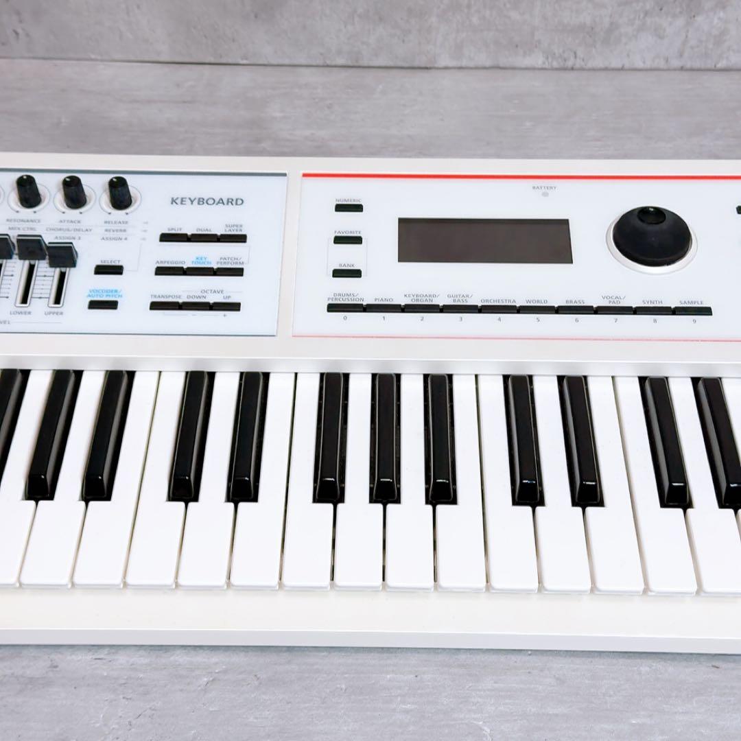 美品! Roland ローランド JUNO-DS61 ホワイト　付属品あり