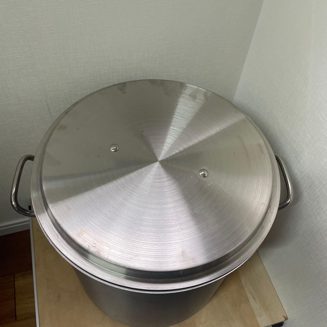 ステンレス製寸胴鍋 大容量 蓋付き　３０Ｌ