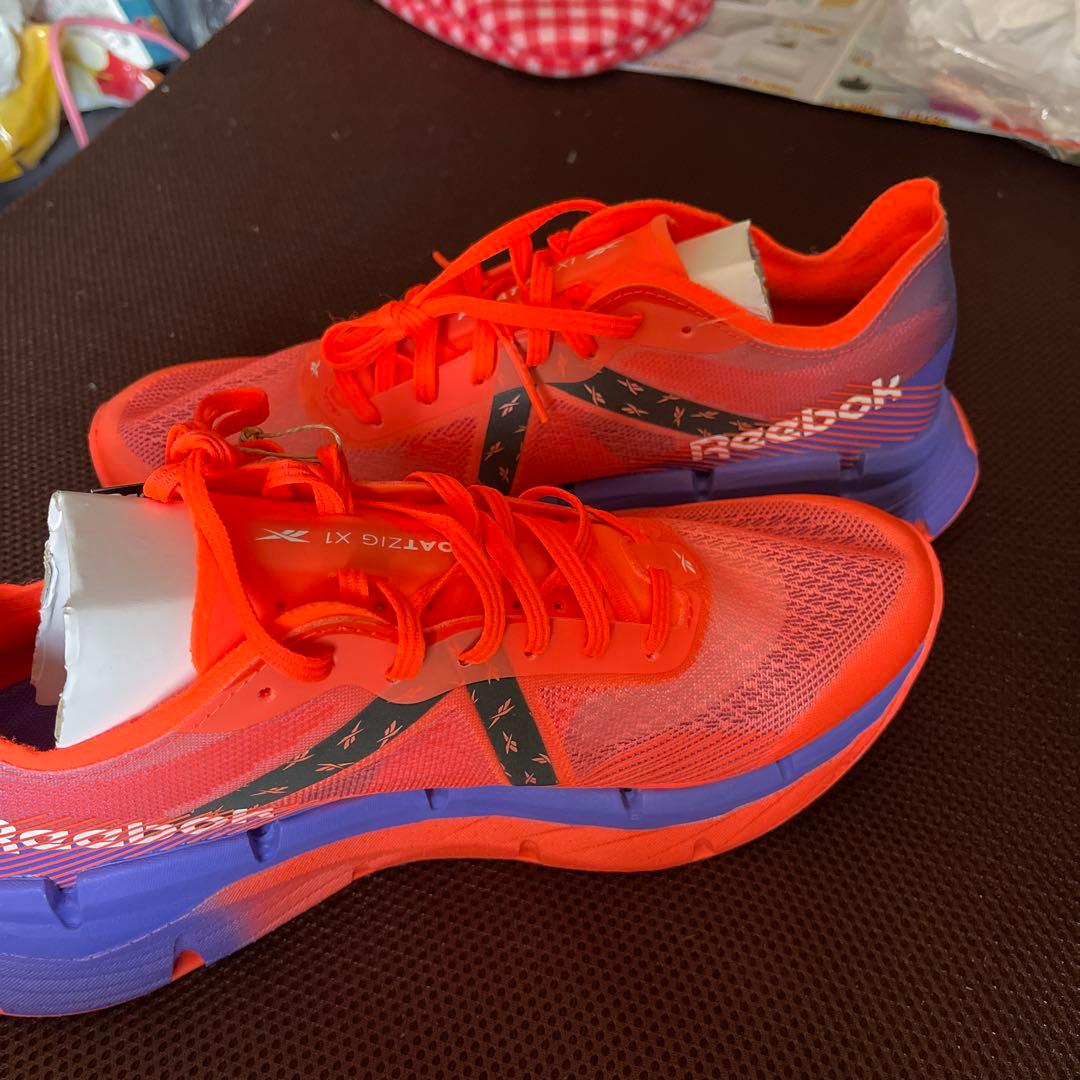 新品タグ付き　Reebokランニングシューズ　 FLOATZIG X1 27㎝