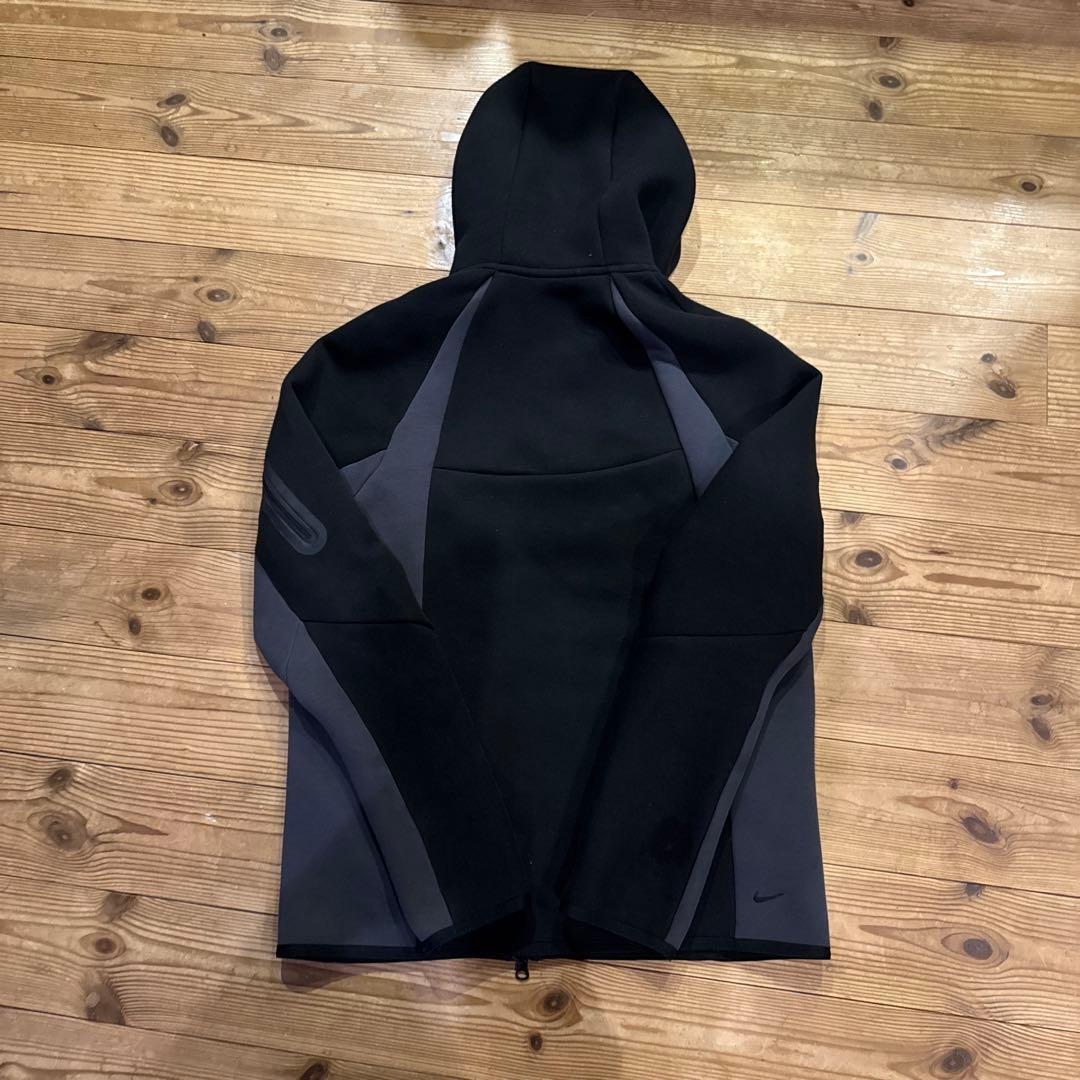 NikeテックフリースMサイズ　新型モデル